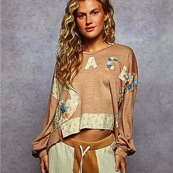 POL Patchwork Peace Sign and Lettering Top - Picture 3 of 4